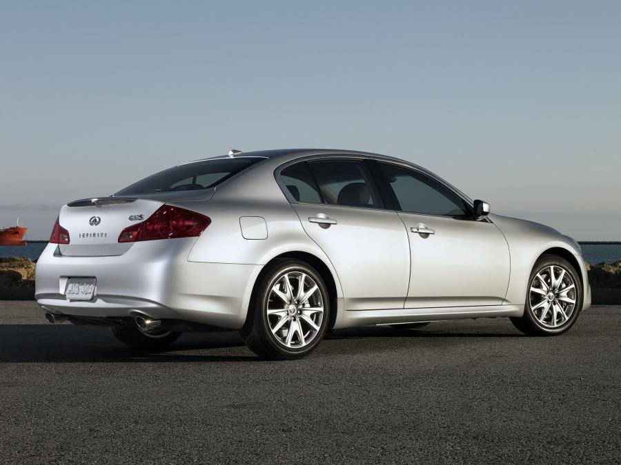 Infiniti G37 S 2010 года  (фото 4 из 4)